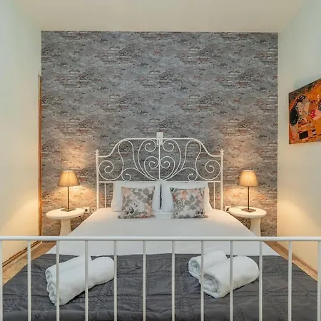 Spacious Nearby Sea Apartment