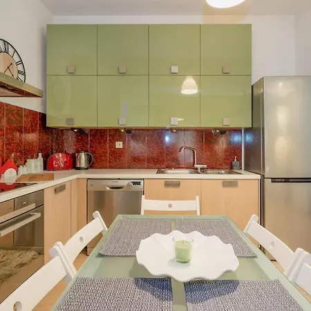 Apartment Spacious Nearby Sea